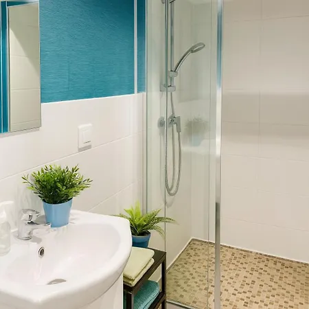 Hola Pomorska 65 アパート